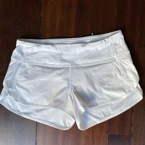 LULULEMON SPEED SHORTS. SIZE 4.